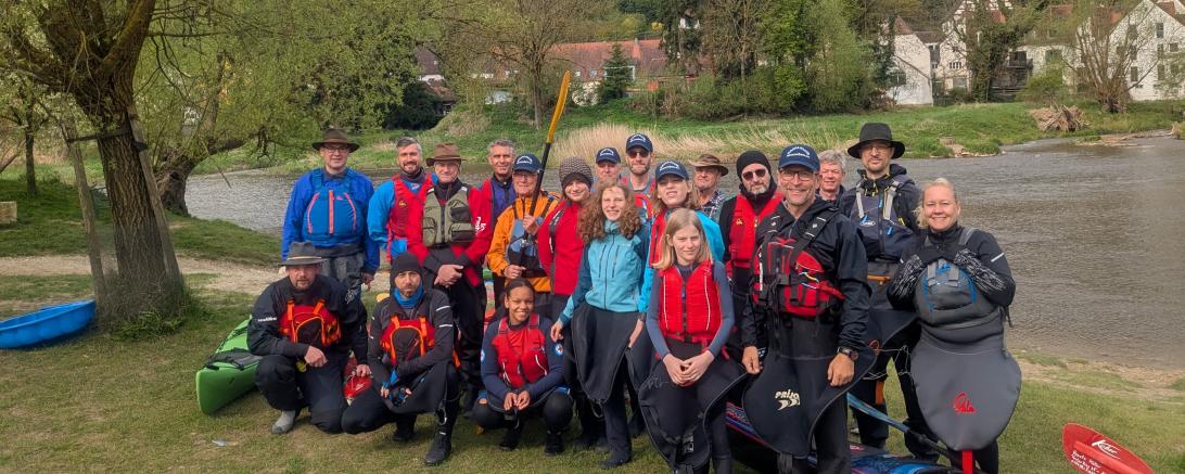 24 Teilnehmerinnen und Teilnehmer gingen beim traditionellen Anpaddeln an den Start