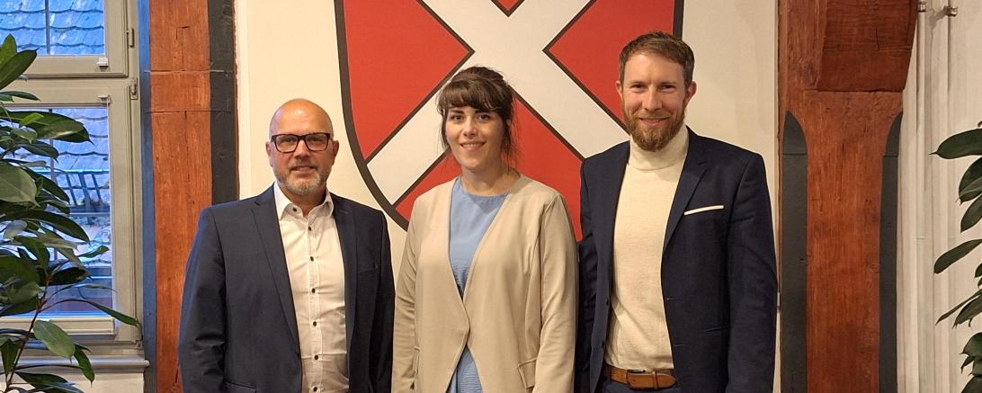V.l.n.r.: 2. Bürgermeister Markus Eisenbarth, 3. Bürgermeisterin Rebecca Heller, 1. Bürgermeister Thomas Heydecker
