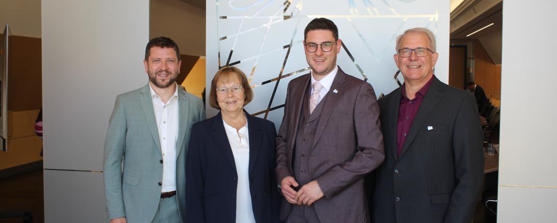 V.l.n.r.: Stv. Landrat Jürgen Leberle, Gabriele Fograscher, Michael Dinkelmeier, Martin Stegmair.
