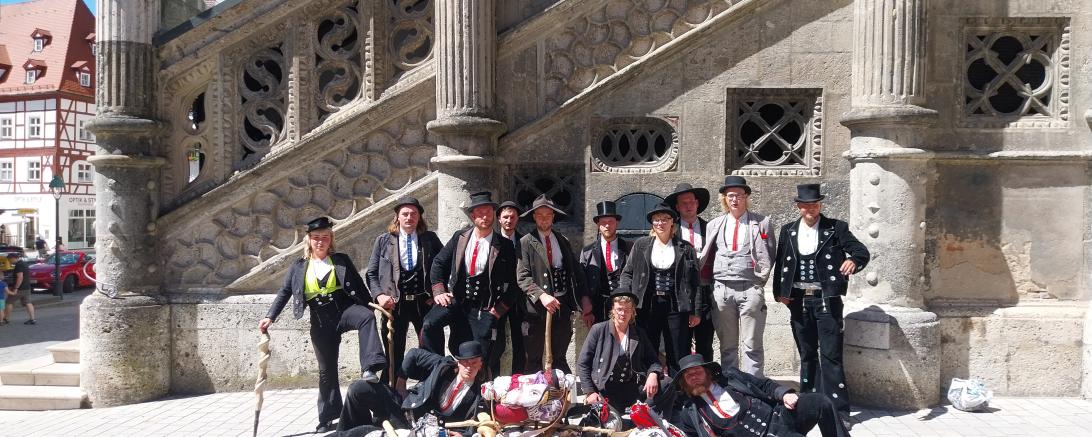 Die Wandergesellen besuchten während ihrer Durchreise durch Nördlingen das Rathaus. 