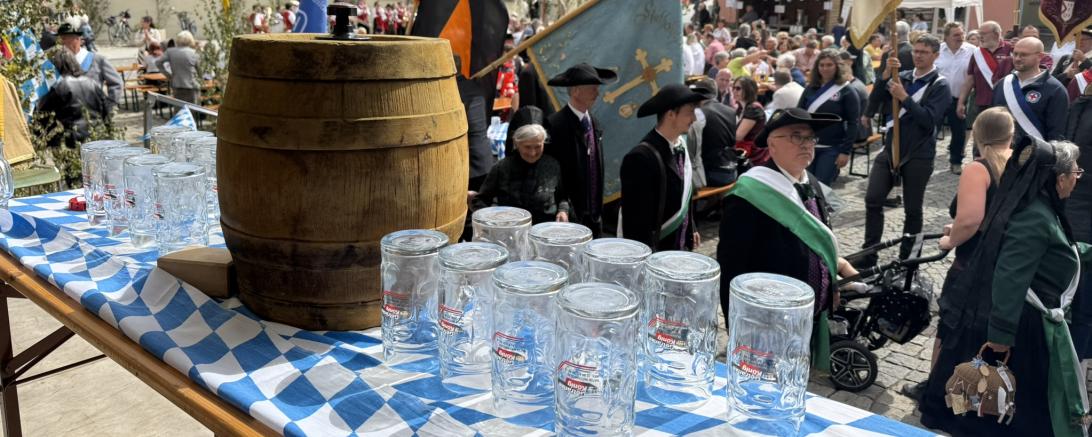 Der Bayerische Tag zum 100-jährigen Jubiläum des Heimat- und Trachtenerhaltungsvereines Wemding.