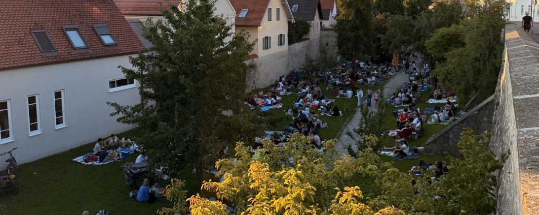 Picknick im Stadtgraben