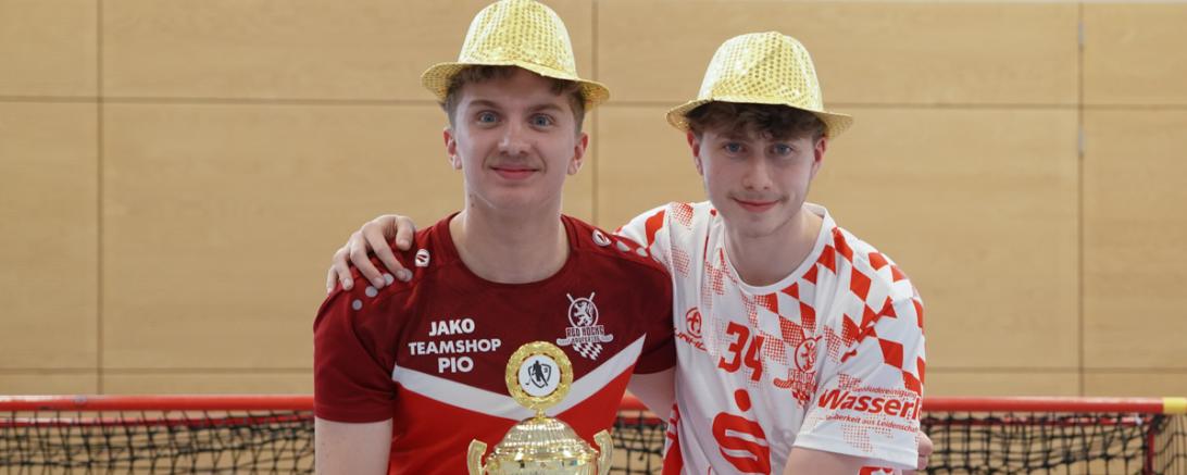 Felix Schröppel, Jonas Knaus (v. links) und Philipp Hofer vom SV Nordheim haben mit den Red Hocks Kaufering die Zweitligameisterschaft gefeiert.