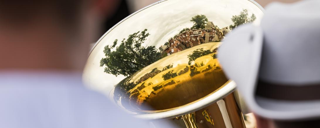 Der Musikverein Riesbürg und die Klosterstadt-Musikanten Neresheim sorgen am 24. und 25. Juli 2026 bei der Veranstaltungsreihe „Musik am Marktplatz“ in Nördlingen für musikalische Unterhaltung.