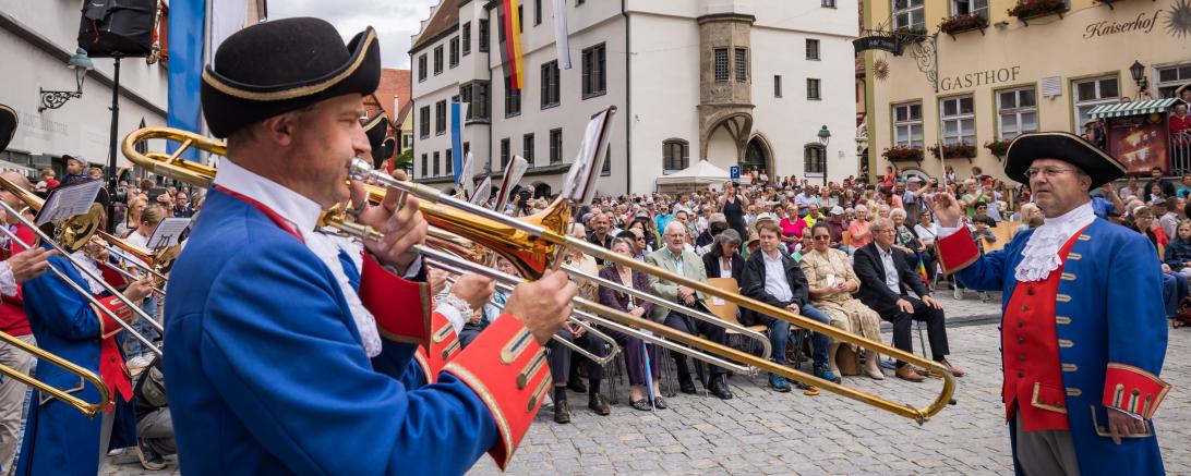 Die Stadtkapelle Nördlingen spielt am 31. Juli 2026 um 18 Uhr auf dem Marktplatz vor St. Georg.
