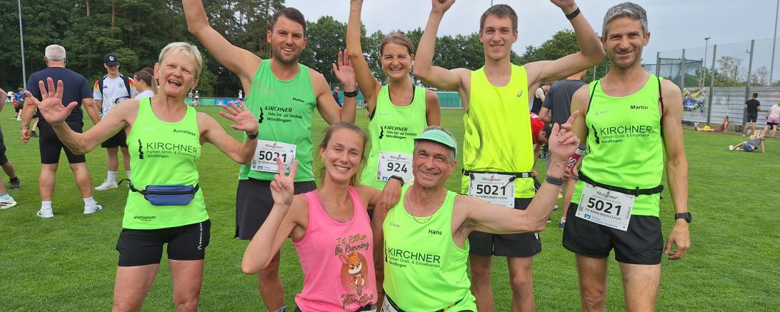 Auf dem Foto kurz vor dem Start auf dem Sportplatz von Unterwurmbach vorne von links: Rebecca Bosch und Hans Niederhuber, dahinter von links Anneliese Zinke, Steffen Brenner, Jana Bandel, Hannes Hahn und Martin Rommel, auf dem Foto fehlt Paula Meißler.