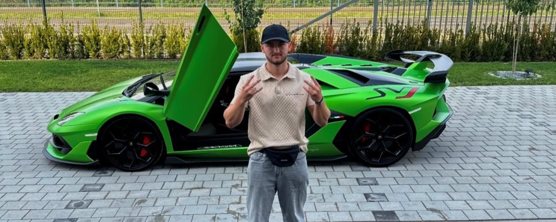 Adrian Süß will als akaya_mc durchstarten.