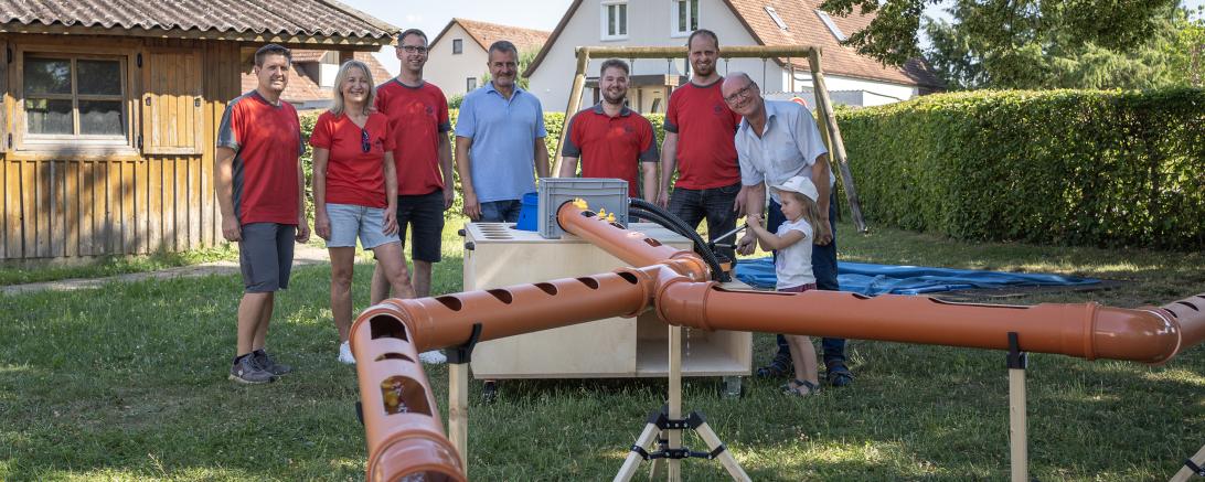 Auf dem Bild v.l.n.r.: Kassierer Michael Hertle, Sabine Flügel, Gerätewart Tobias Ratka, Timm Albert, 1. Vorstand Dominik Schäff, 1. Kommandant Simon Ganzenmüller, Erwin Sailer (auf dem Bild fehlt: Michael König)