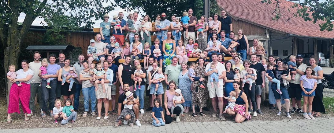 Ein starkes Band: Sommertreff der „EvaVita“-Familien.
