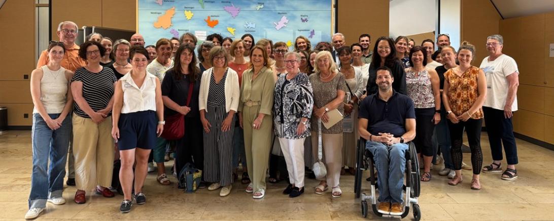Vertreterinnen und Vertreter der Beratungsstellen und des Landratsamts Donau-Ries beim Netzwerktreffen am 09.07.2026