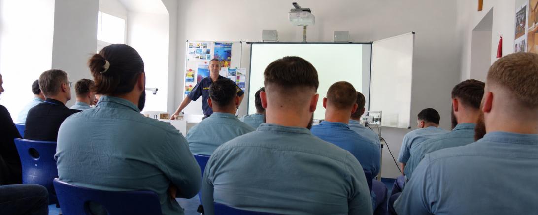 In der Justizvollzugsanstalt Niederschönenfeld haben in diesem Jahr erneut zahlreiche Gefangene ihre berufliche Ausbildung erfolgreich abgeschlossen. 