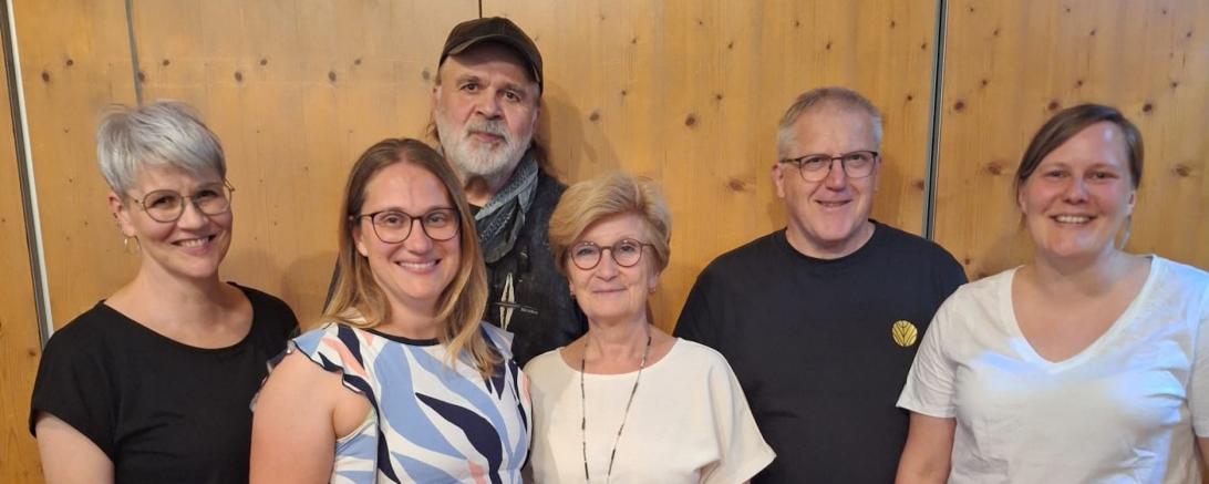 Das Bild zeigt v.l.: Nicole Vervoort, Katrin Streicher, Elmar Heckel, Ursula-Kneißl-Eder, Walter Rotzer, Linda Schiffelholz