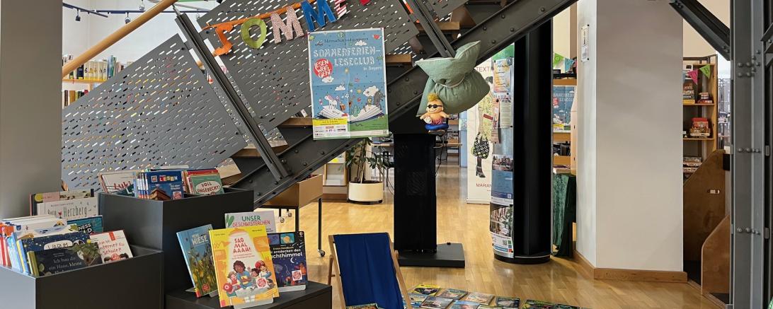 In der Stadtbibliothek Nördlingen ist alles für das Sommerferienprogramm vorbereitet.