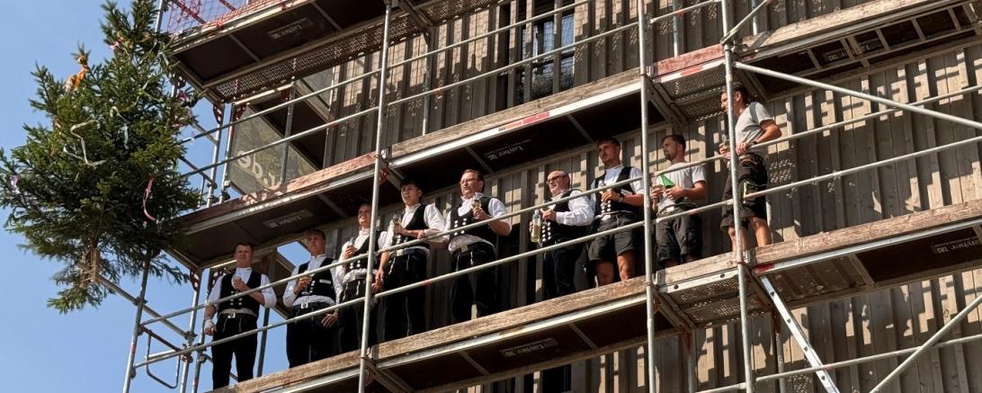Das Richtfest stellt einen wichtigen Schritt zur Fertigstellung der neuen HolzWelt dar.