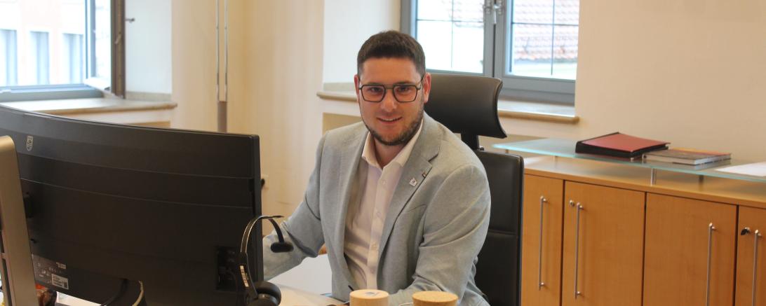 Landrat Michael Dinkelmeier in seinem Amtsbüro.