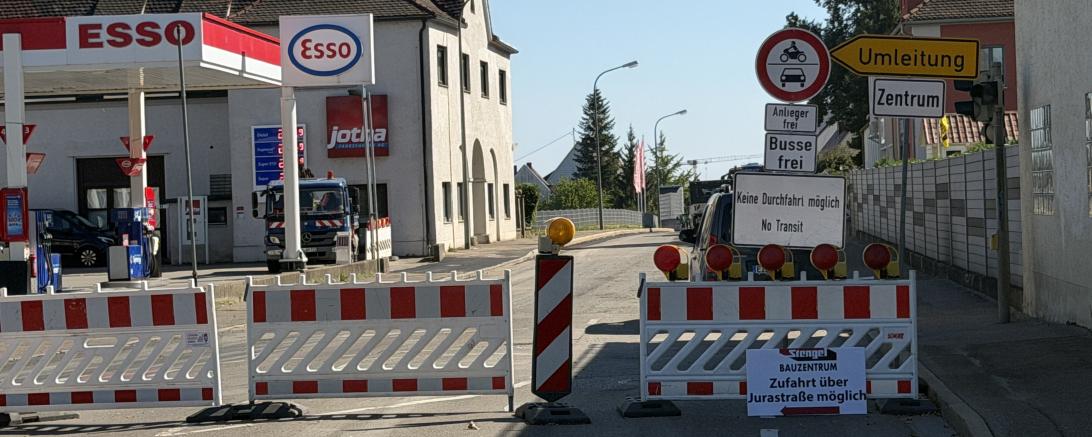 Wegen einer Baustelle ist die Nürnberger Straße derzeit für den Verkehr gesperrt. 