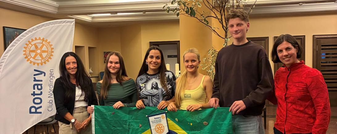 Präsidentin Brigitte Ulbricht, Eva Christ (USA), Lea Hussel (Brasilien), Josefine Hönle (Brasilien), Hannes Ruf (USA), Dr. Franziska Emmerling.