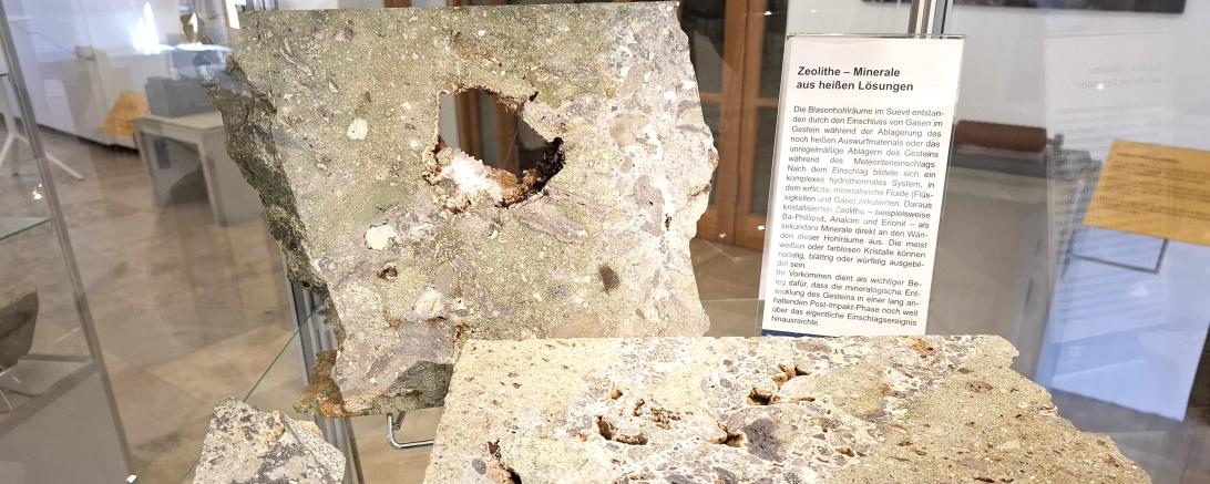 Geopark Ries Wanderausstellung „Suevit in seiner Vielfalt“ im Märker-Besucherzentrum 