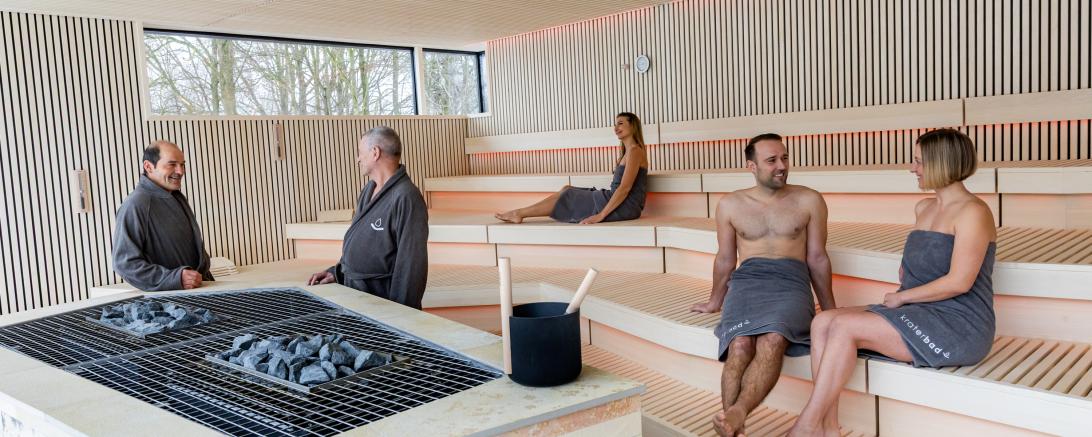 Monatliche Sauna-Events sorgen für Abwechslung.