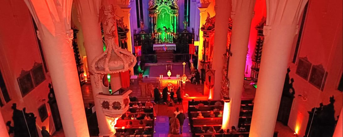 Monheimer Lichternacht in der Stadtpfarrkirche St. Walburga