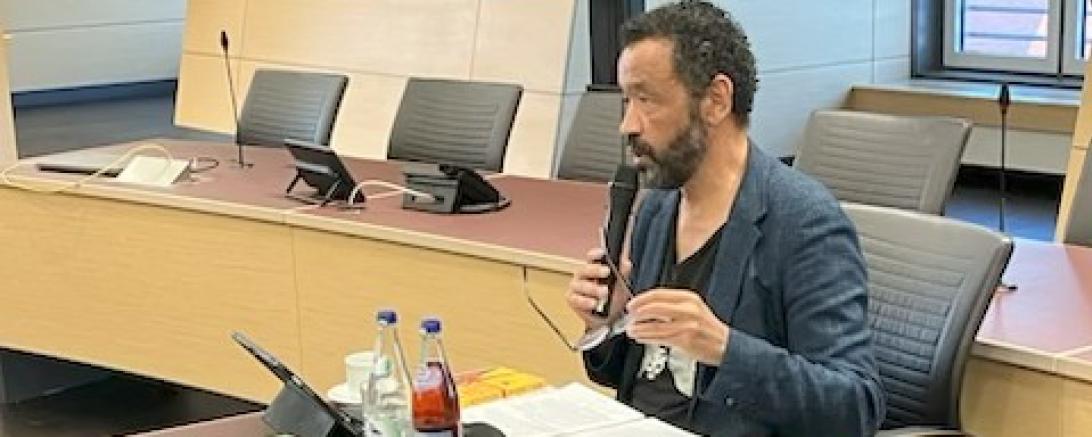 Referent Marius Jung in der Lesung