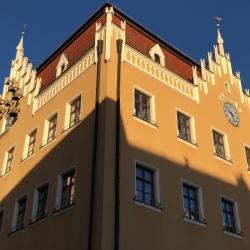 Das Bild zeigt das Rathaus in Donauwörth.