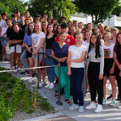 Das Bild zeigt das Bühnenensemble der Musical Company.