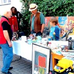 Am Sonntag, den 14. Juli findet der Kunst-, Tand- und Trödelmarkt statt.