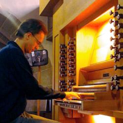 Thomas Werner an der Orgel