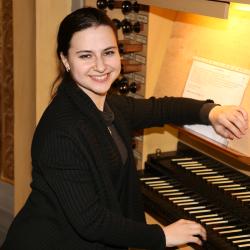 Am 3. Oktober findet in der Nördlinger St. Georgskirche ein Orgelkonzert mit Tara Baginets statt. 