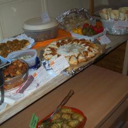 Ein Buffet mit veganen Gerichten