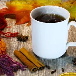Das Bild zeigt eine Tasse Glühwein
