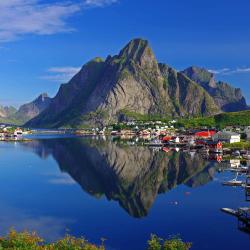Berg mit Bucht