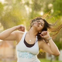 Frau macht Zumba