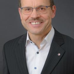 Organist Edgar Pfalz
