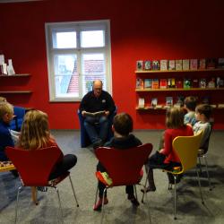 In der Donauwörther Stadtbibliothek beginnen wieder Vorlesestunden für Kinder.