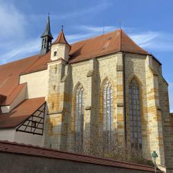 Das Bild zeigt die katholische Kirche St. Salvator in Nördlingen.