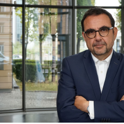 Auf dem Bild sieht man Klaus Holetschek.
