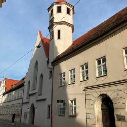 Zu sehen ist die Spitalkirche in Nördlingen.