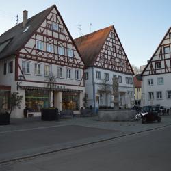 Das Bild zeigt Häuser in der Altstadt Oettingen.