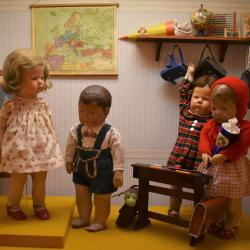 Das Bild zeigt das Käthe-Kruse-Puppen-Museum