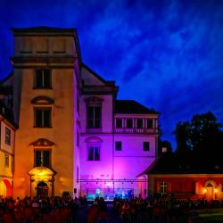 Poetry Slam im Oettinger Schlosshof. 