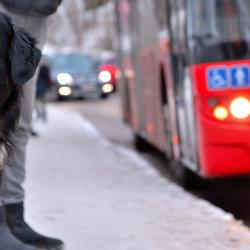 Das Bild zeigt einen Bus