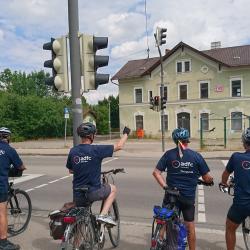 Vertreter des ADFC Donau-Ries radeln mit ihrem 1. Vorsitzenden, Steffen Reddel, auf seinem Arbeitsweg von Donauwörth nach Möttingen