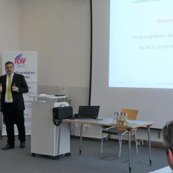 Erik Rojas (Handelsfachwirt, Softwareentwickler, Geschäftsführer Argentumware GmbH) referierte über Möglichkeiten der Digitalisierung in kleineren Unternehmen. 