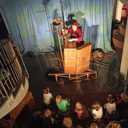 Das Figurentheater Käpten Knitterbart für Kinder in der Gemeindebücherei Asbach-Bäumenheim.