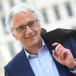 Das Bild zeigt Regionalbischof Axel Piper.