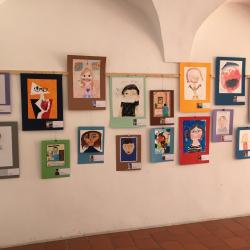 Kinder malen sich selbst, Nördlinger Wanderausstellung.