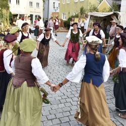 Tänze während des historischen Stadtfest