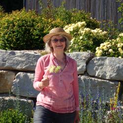 Wildkräuterexpertin Lieselotte.